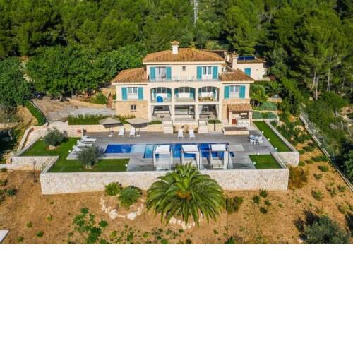 Font de sa Cala Holiday Home Sleeps 13 with Pool and Air Con