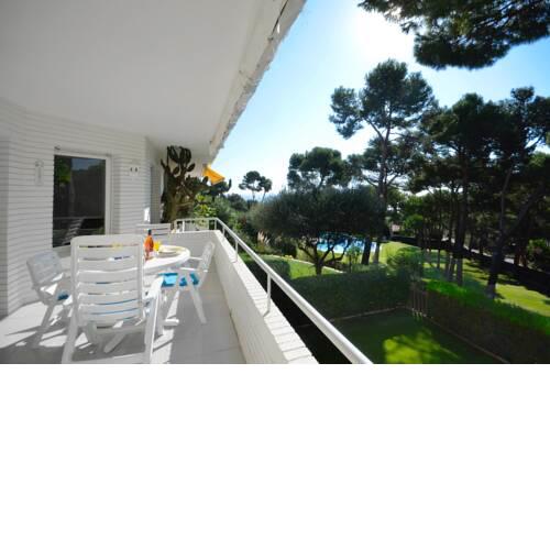 Fornells de la Selva Apartment Sleeps 5 with Pool