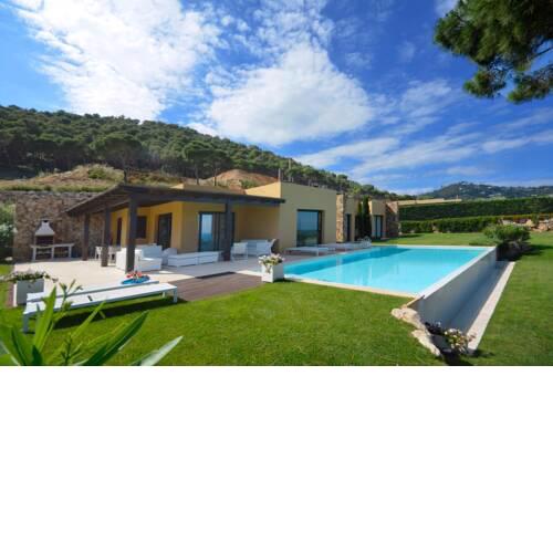 Fornells de la Selva Villa Sleeps 10 with Pool Air Con and WiFi