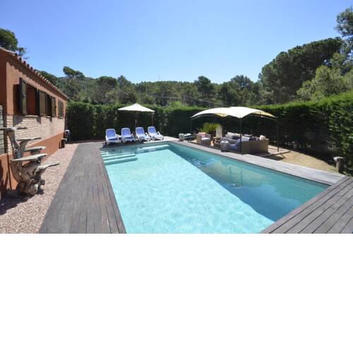 Fornells de la Selva Villa Sleeps 5 with Pool and WiFi