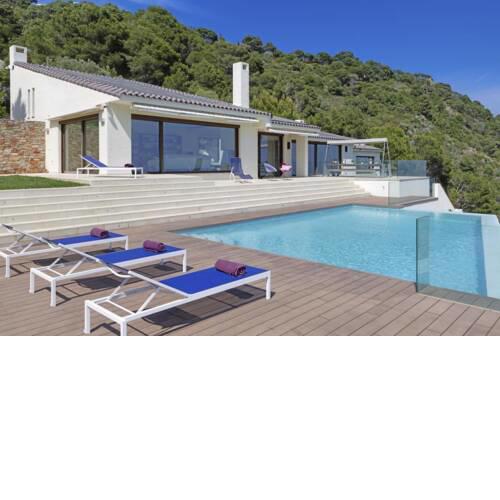 Fornells de la Selva Villa Sleeps 7 with Pool Air Con and WiFi