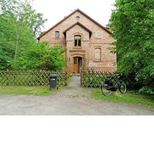 Modern Apartment in Furstenwalde with Private Garden