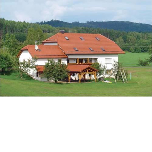Four-Bedroom Apartment Floß 0 03