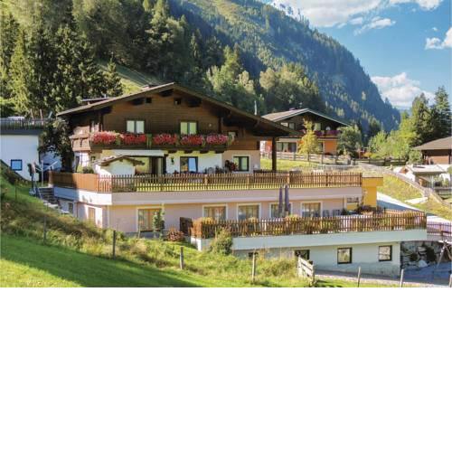 Four-Bedroom Apartment in Rauris