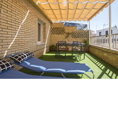 Four-bedroom holiday apartment with terrace Beatas