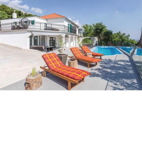 Four-Bedroom Holiday Home in Brela