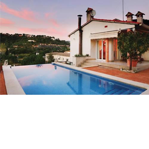 Four-Bedroom Holiday Home in Calonge