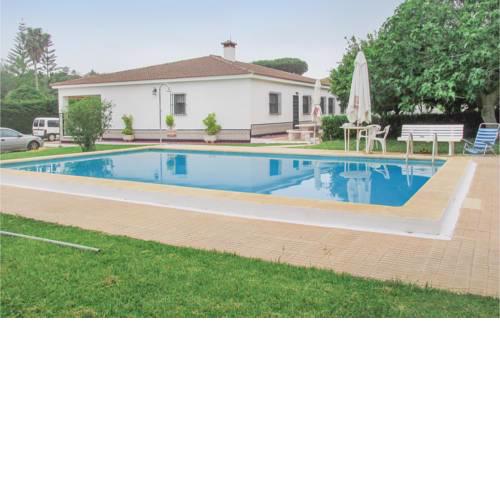 Four-Bedroom Holiday Home in Chiclana de la Fronter