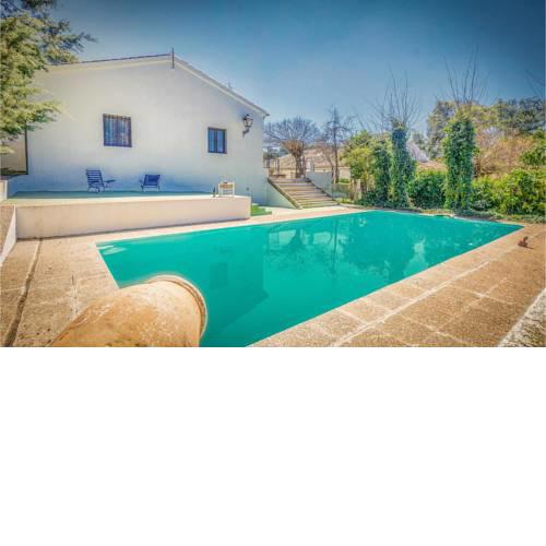 Four-Bedroom Holiday Home in Constantina