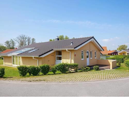Four-Bedroom Holiday home in Grömitz