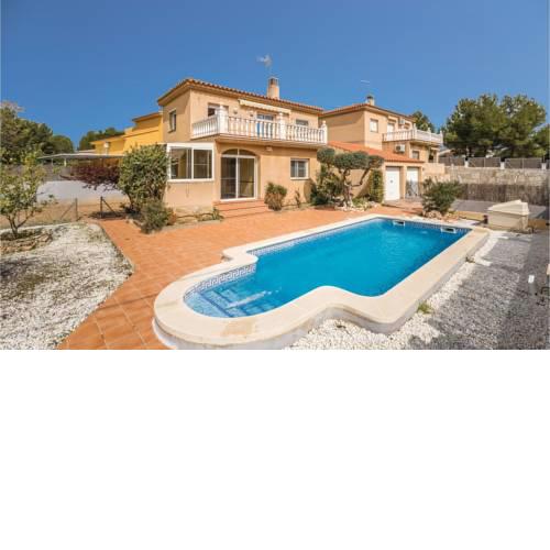 Four-Bedroom Holiday Home in L'Ametlla de Mar