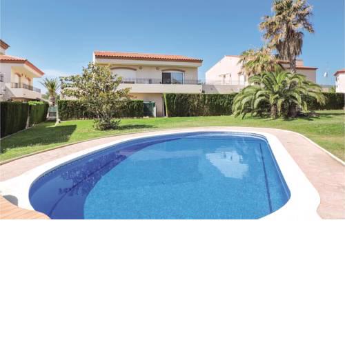 Four-Bedroom Holiday Home in Miami Platja