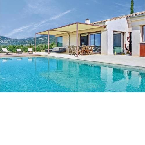 Four-Bedroom Holiday Home in Moscari