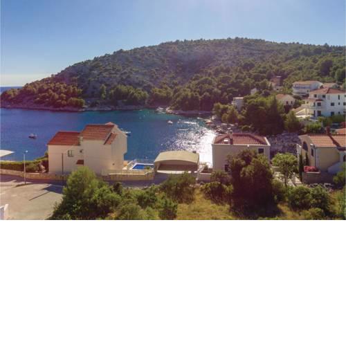 Four-Bedroom Holiday Home in Razanj