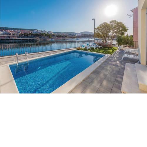 Four-Bedroom Holiday Home in Sibenik