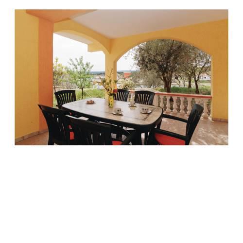 Four-Bedroom Holiday home Krusevo with Sea View 05
