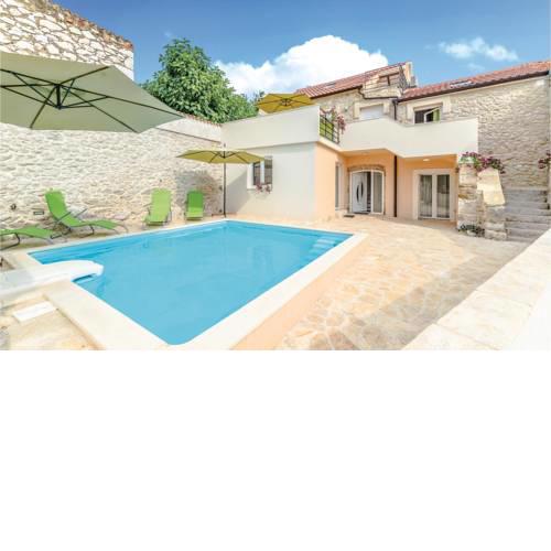 Four-Bedroom Holiday home with Sea View in Zadar