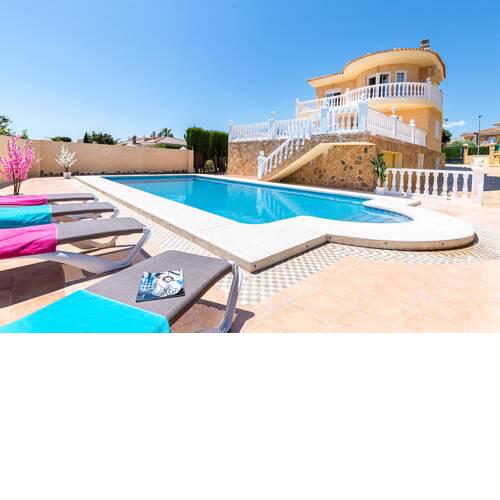 Foyes Blanques Holiday Home Sleeps 9 with Pool and WiFi