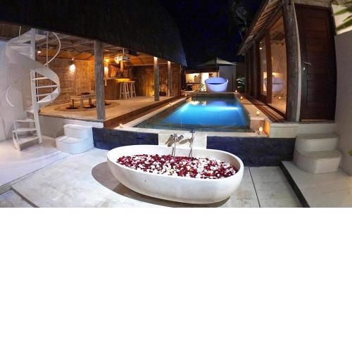 Free airport pick up Private Two Pools Villa