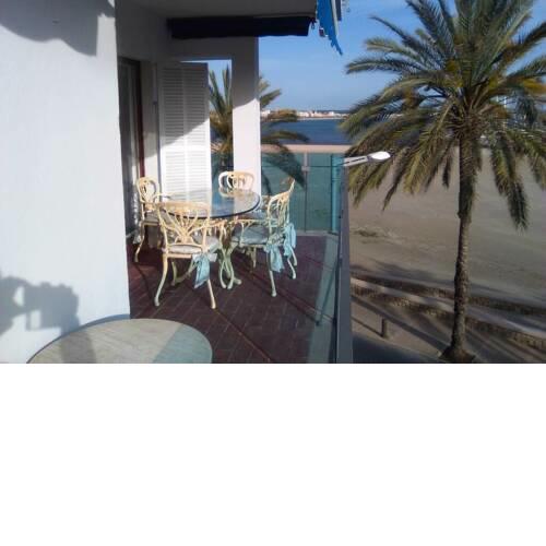 Frente Playa y Club Nautico