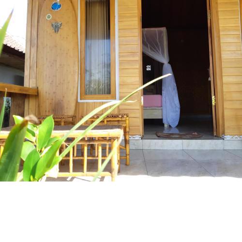 Friend House SURF & STAY