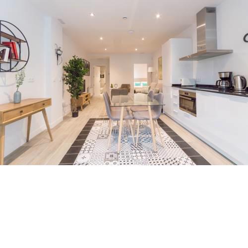 Friendly Rentals Avenida America B