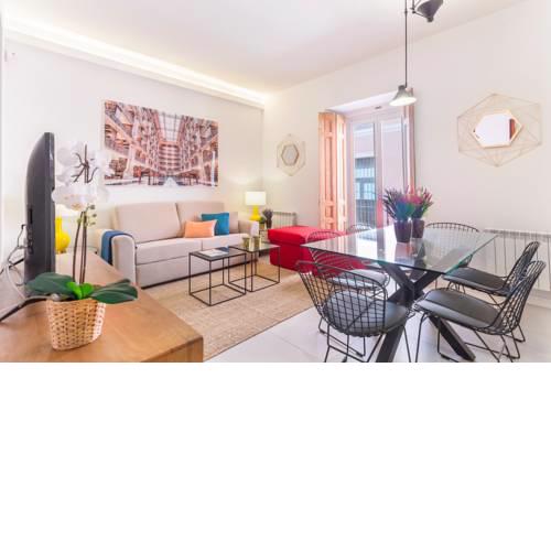 Friendly Rentals Patio MADrid