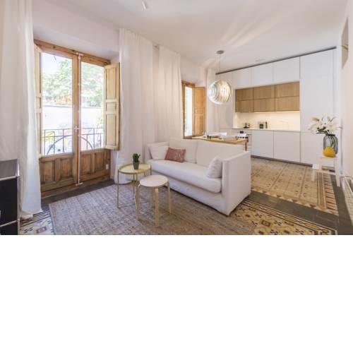 Friendly Rentals Reina Sofia V