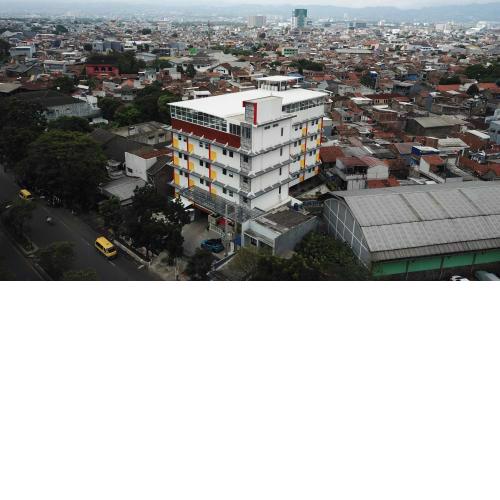 Front One Hotel Pasir Koja Bandung