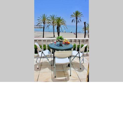 Frontline sea in the center of Puerto Banus.2 Bedrooms.