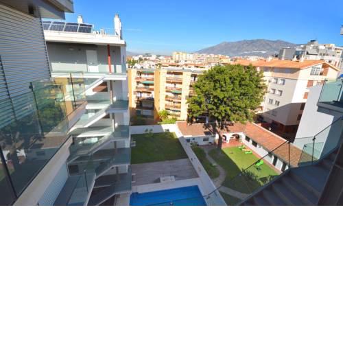 Fuengirola Apartment Sleeps 4 Pool Air Con WiFi