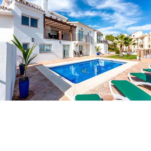 Fuengirola Apartment Sleeps 7 with Pool and Air Con