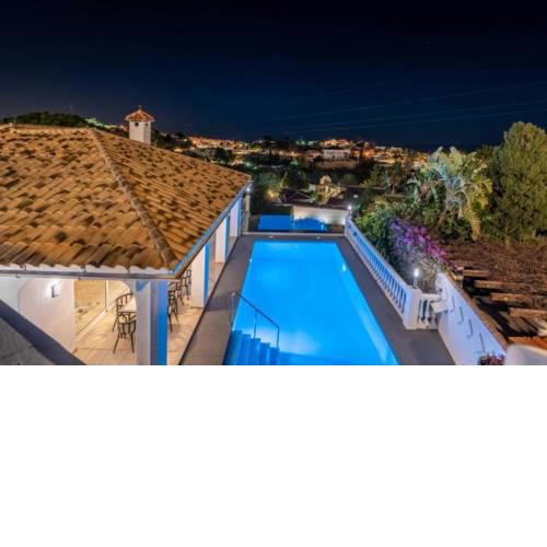 Fuengirola Villa Sleeps 10 Pool Air Con WiFi
