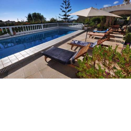 Fuengirola Villa Sleeps 10 Pool Air Con WiFi