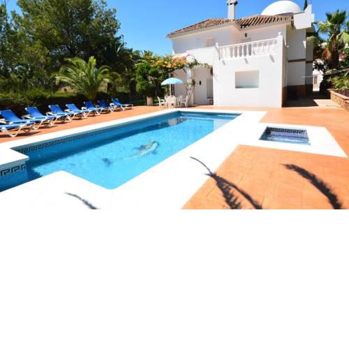 Fuengirola Villa Sleeps 14 Pool Air Con WiFi
