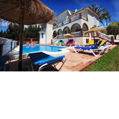 Fuengirola Villa Sleeps 15 Pool Air Con WiFi