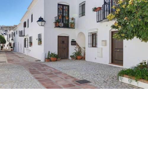 Fuengirola Villa Sleeps 4 Air Con WiFi