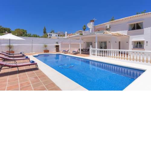 Fuengirola Villa Sleeps 6 Pool Air Con WiFi