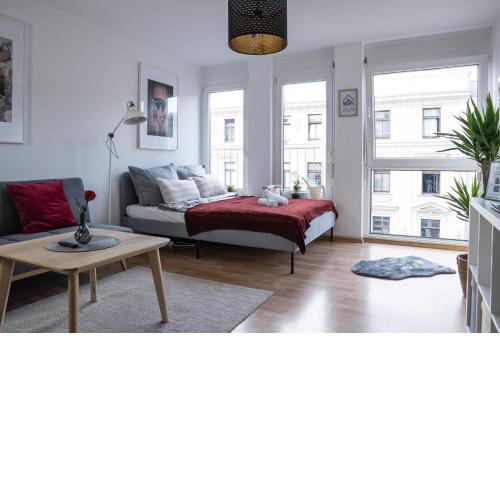 FULL HOUSE Studios - Southern Prime Apartment