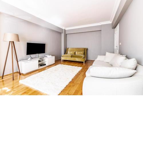 Fully Furnished Magnificent Flat in Uskudar