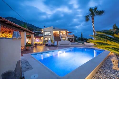 Fully renovated deluxe villa with fantastic views