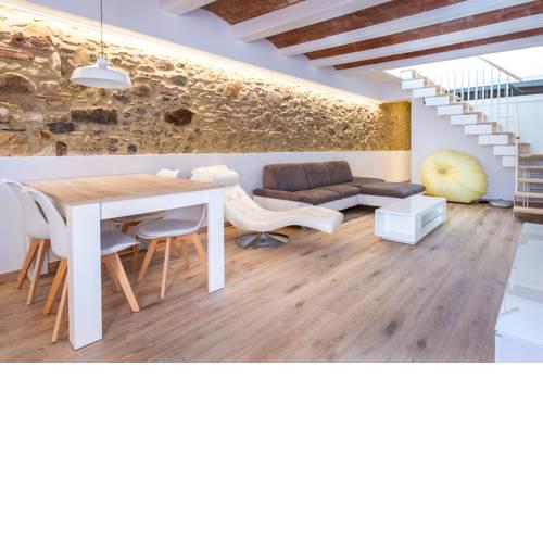 Fully renovated penthouse in the old Palamos center
