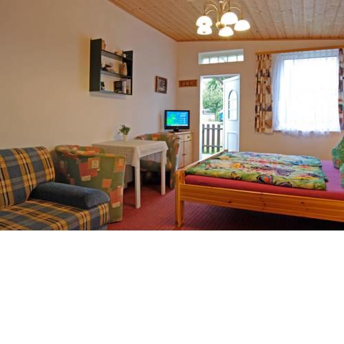 Garten-Bungalow 3