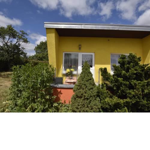 Beautiful Bungalow in Kropelin near Sea