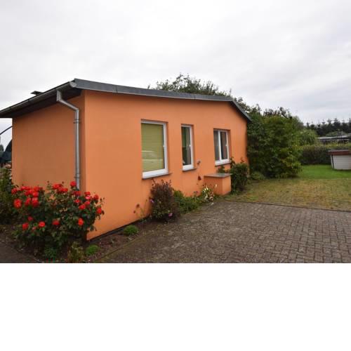 Quaint Bungalow in Reddelich near Baltic Sea Coast