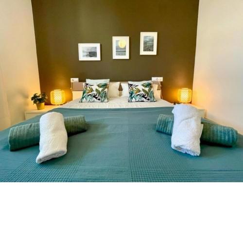 GATU RACIMO terraza,piscina, aire ac,wifi y parking