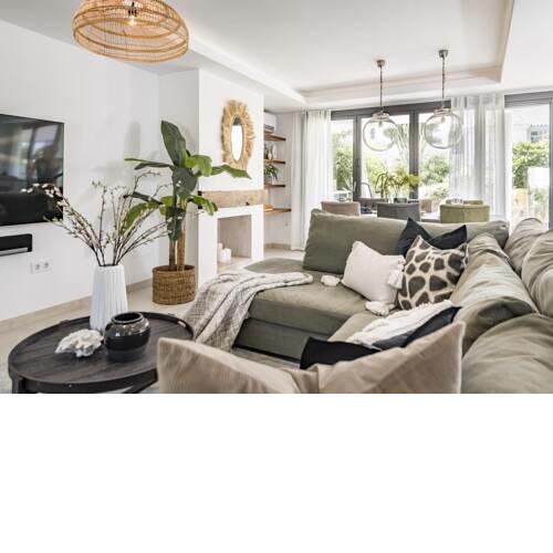 GB13- 4 bedroom townhouse 100 from sandy beaches
