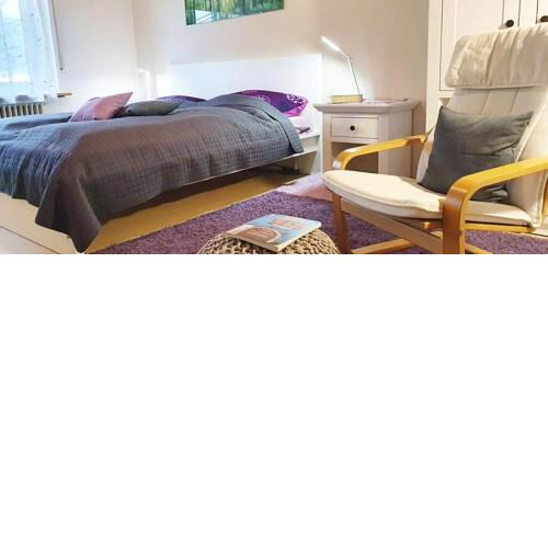 Gemütliche und moderne 3-Zimmer-Ferienwohnung mit großer Terrasse, stadtnah
