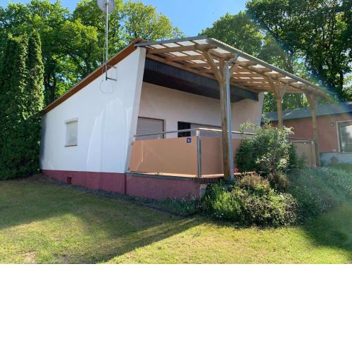 Gemütlicher Bungalow an der mecklenburgischen Seenplatte