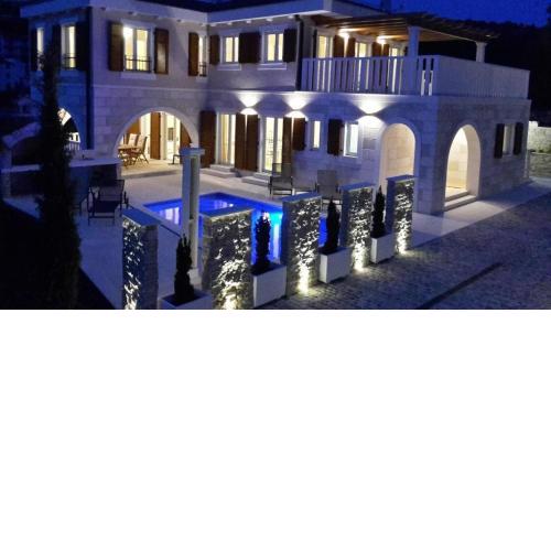 Gemütliches Ferienhaus in Sevid mit Privatem Pool